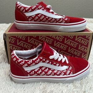 Vans Old Skool red logo lace up shoes kids size 2.5 new in box